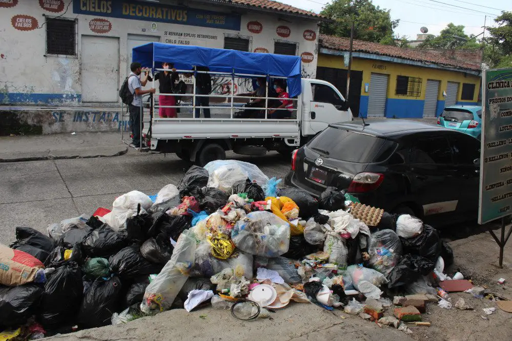 Trash problem in El Salvador
